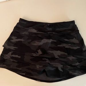 black camo athleta skirt